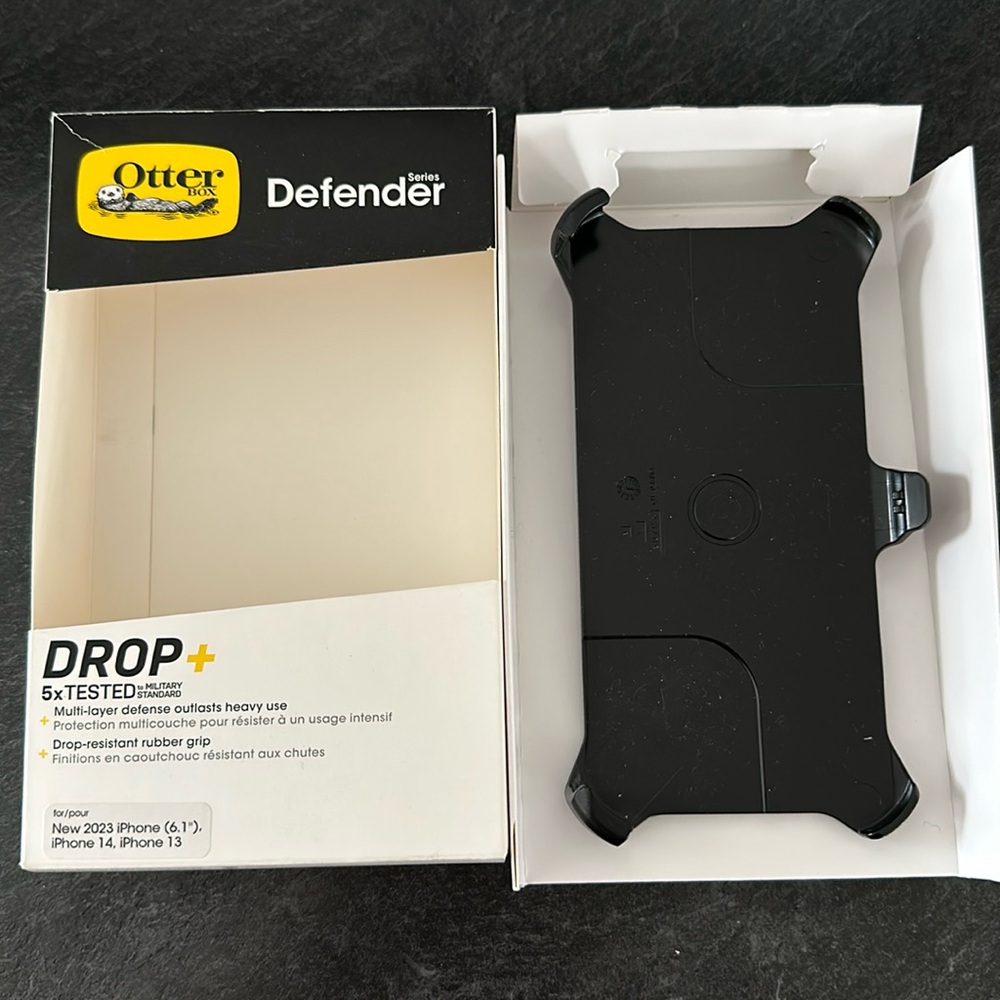 Otterbox iPhone 15/14/13 Holster
Defender Series